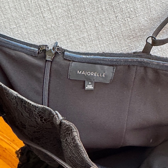 Elegant Black Lace Dress - Picture 9 of 10